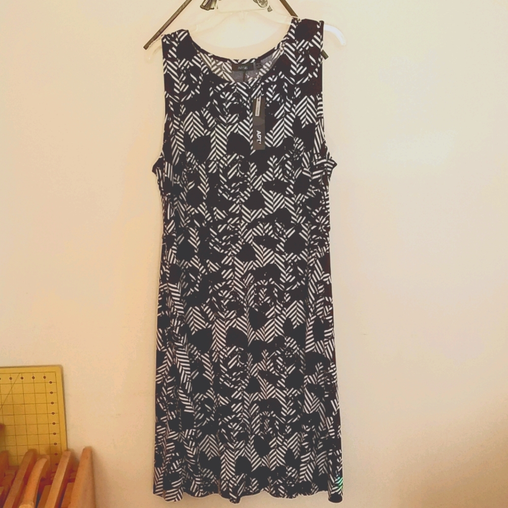 black and white sleeveless dress
